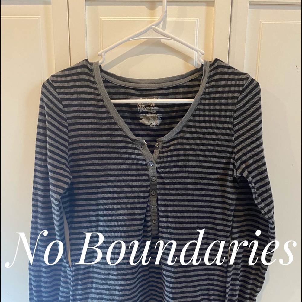 No Boundaries Juniors Grey Striped Long-Sleeve